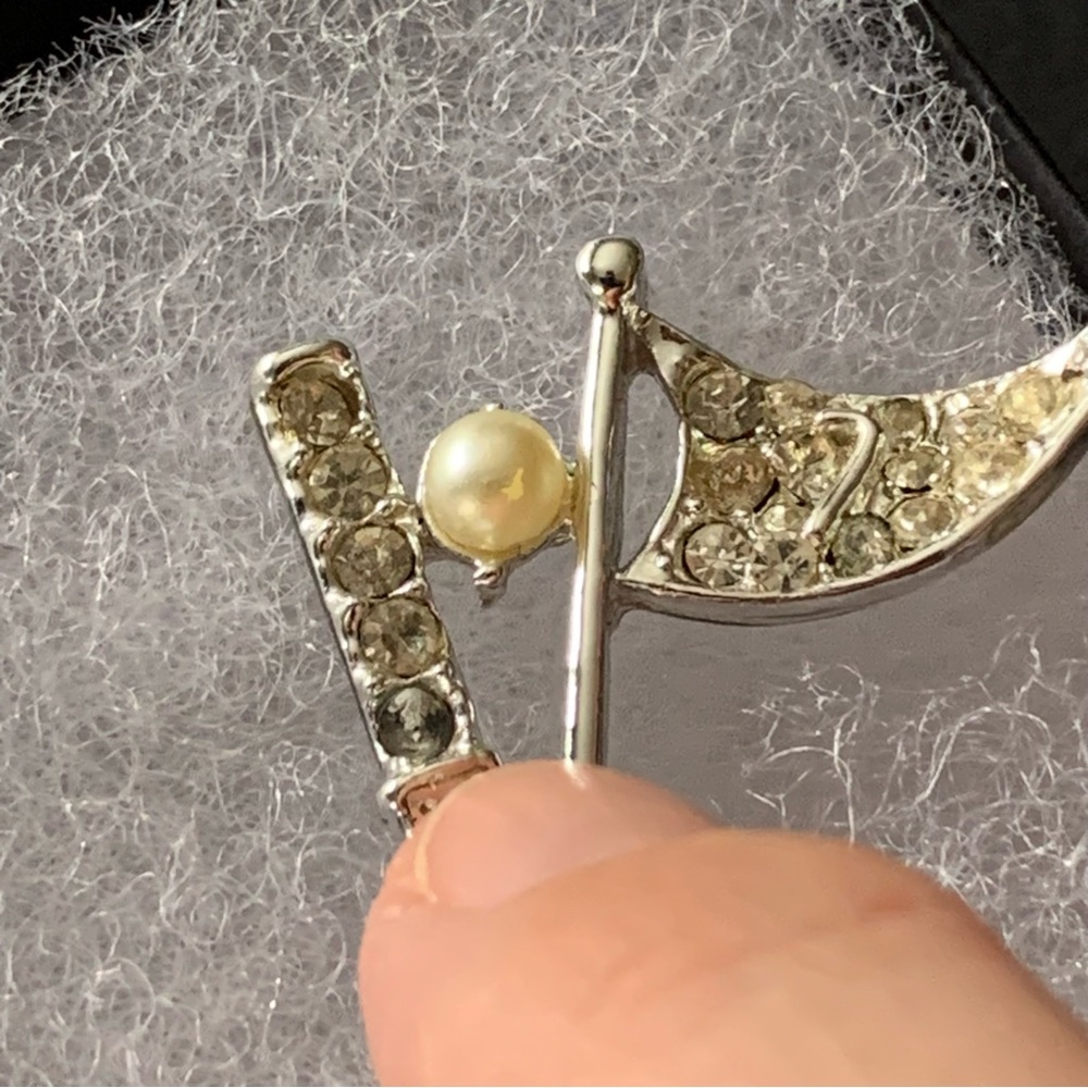 Vintage Rhinestone Golfing Brooch - Picture 4 of 10